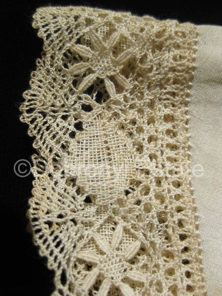 Majtki Królowej Elżbiety II na sprzedaż (FOTO)