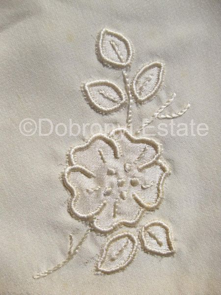 Majtki Królowej Elżbiety II na sprzedaż (FOTO)