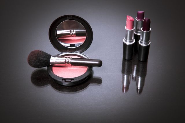 Jak perfekcyjnie pomalować usta szminką Jak perfekcyjnie pomalować usta szminką