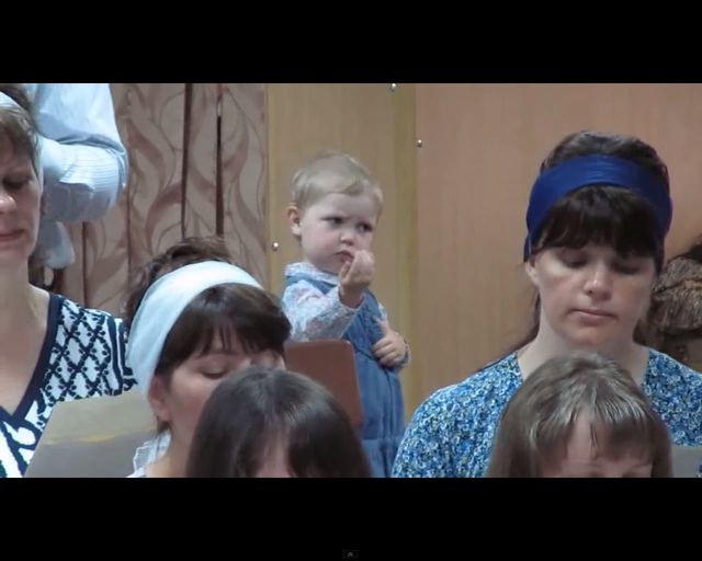 Ta mała dyrygentka jest świetna!  [VIDEO]