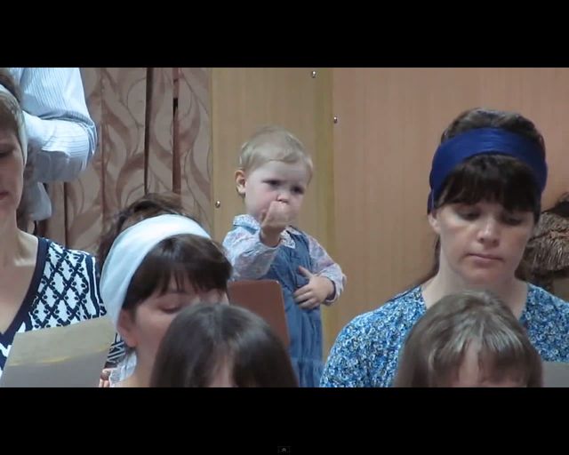 Ta mała dyrygentka jest świetna!  [VIDEO]