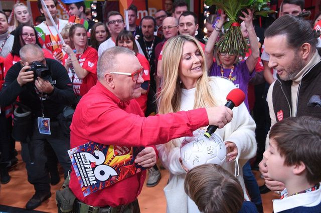 Majdanowie u Owsiaka - na licytację dali swój ślubny prezent (ZDJĘCIA) Majdanowie u Owsiaka - na licytację dali swój ślubny prezent (ZDJĘCIA)