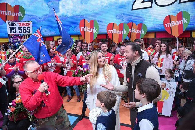 Majdanowie u Owsiaka - na licytację dali swój ślubny prezent (ZDJĘCIA) Majdanowie u Owsiaka - na licytację dali swój ślubny prezent (ZDJĘCIA)