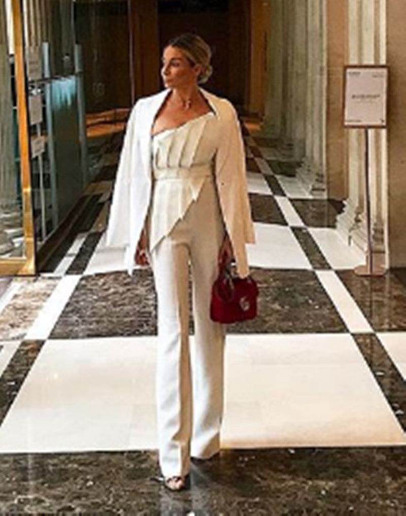 Małgorzata próbuje ukryć kompleksy w Photoshopie! Wszystko widać na zdjęciu Małgorzata próbuje ukryć kompleksy w Photoshopie! Wszystko widać na zdjęciu