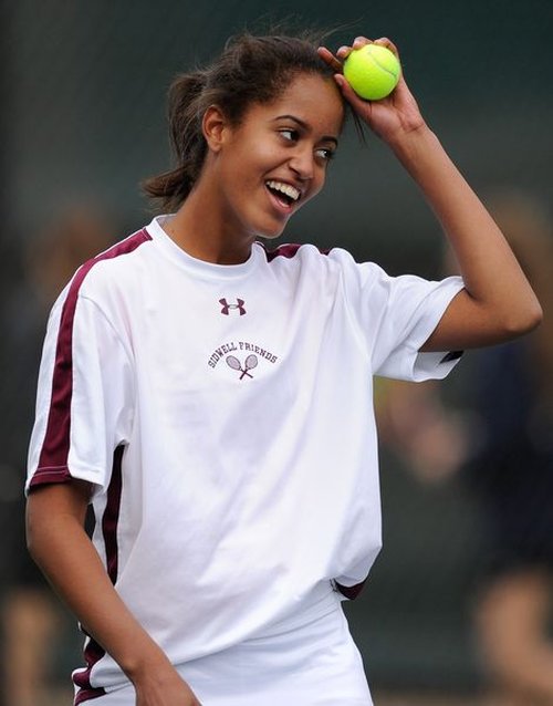 14-letnia Malia Obama - cały tatuś? (FOTO)