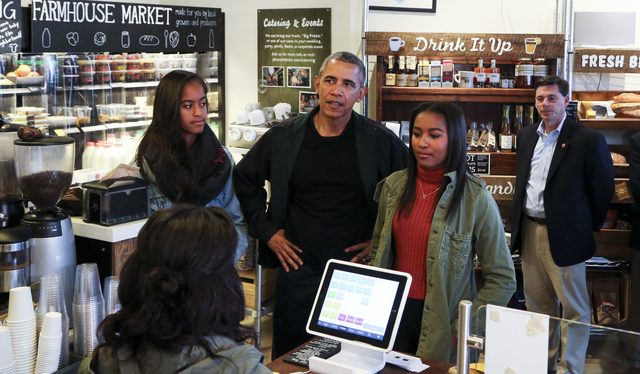 Kiedy Sasha Obama spotkała Ryana Reynoldsa, Malia zrobiła TO Kiedy Sasha Obama spotkała Ryana Reynoldsa, Malia zrobiła TO