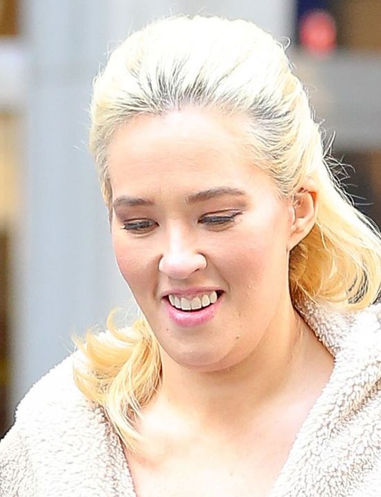 To nie retusz! Za Mamą June oglądają się teraz mężczyźni To nie retusz! Za Mamą June oglądają się teraz mężczyźni