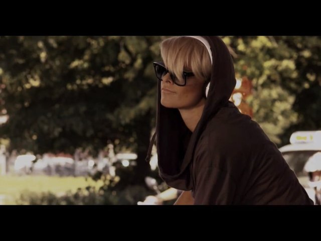 Mandaryna znów w długich włosach [VIDEO]