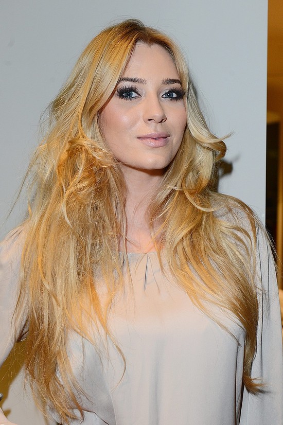 Marcelina Zawadzka - na otwarcie salonu choćby w wałkach Marcelina Zawadzka - na otwarcie salonu choćby w wałkach