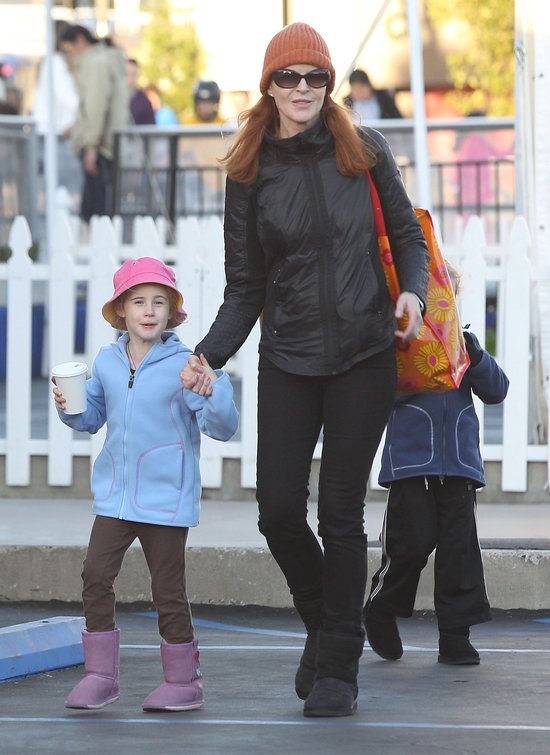 Marcia Cross zabrała córeczki na lodowisko (FOTO)