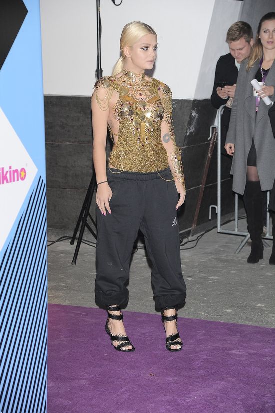 Ktoś chce udowodnić, że jednak jest seksbombą? (FOTO)