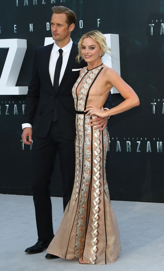 Gdyby nie pomoc Alexandra, Margot umarłaby ze wstydu na czerwonym dywanie!