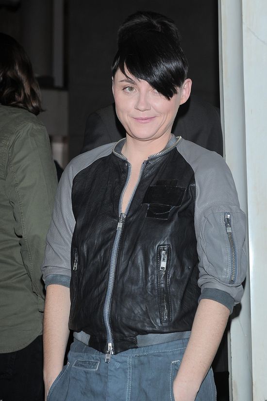 Utwór Marii Peszek Modern Holocaust podzielił internet (+18) Utwór Marii Peszek Modern Holocaust podzielił internet (+18)