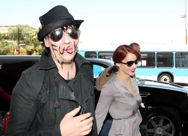 Marilyn Manson z dziewczyną i... twarzowym przekazem (FOTO)