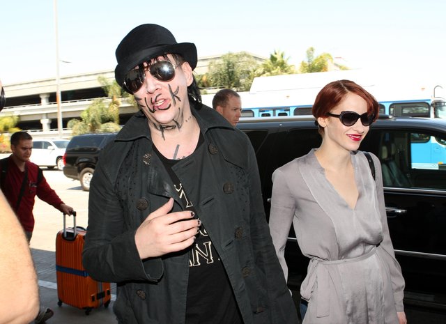 Marilyn Manson z dziewczyną i... twarzowym przekazem (FOTO)