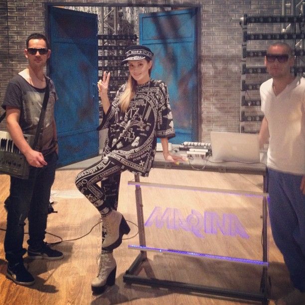 Dziwny kostium Mariny Łuczenko (FOTO) Dziwny kostium Mariny Łuczenko (FOTO)