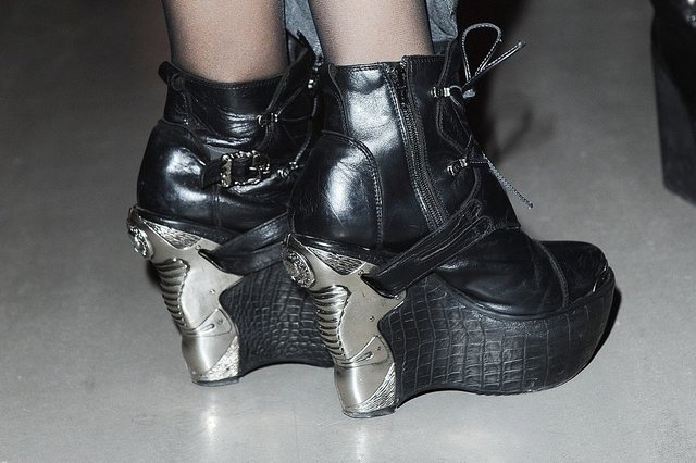 Marina Łuczenko w wielkim futrze i podkutych butach (FOTO)