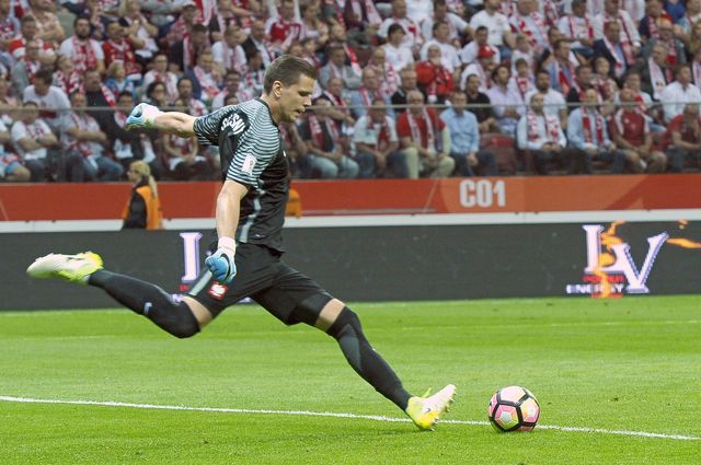 Szczęsny chwali się, że zostanie ojcem, a fan: Ciekawe czy będzie miało twarz... Szczęsny chwali się, że zostanie ojcem, a fan: Ciekawe czy będzie miało twarz...