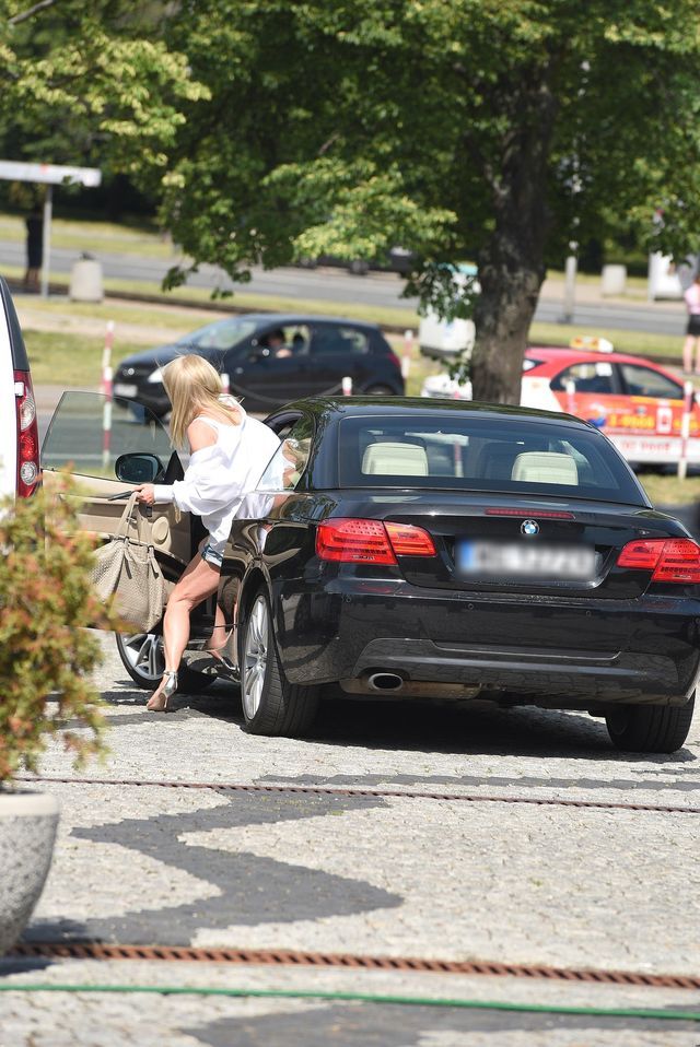 Nie pozwala wnukom mówić do siebie BABCIU, za to lubi nosić SZORTY (ZDJĘCIA) Nie pozwala wnukom mówić do siebie BABCIU, za to lubi nosić SZORTY (ZDJĘCIA)
