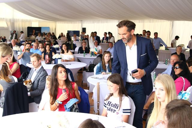 Marta Kaczyńska z przystojnym mężczyzną w Sopocie (ZDJĘCIA)