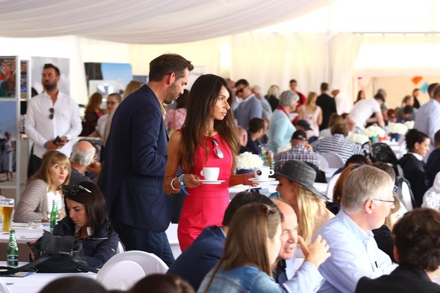 Marta Kaczyńska z przystojnym mężczyzną w Sopocie (ZDJĘCIA)