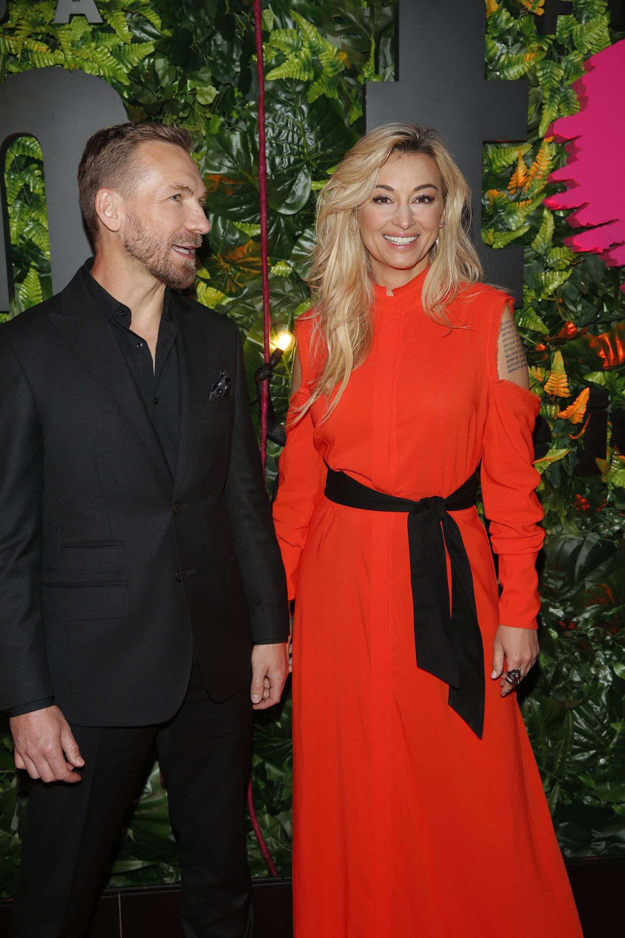 ZAKOCHANI Martyna Wojciechowska i Przemek Kosskowski na Balu Fundacji TVN (FOTO)