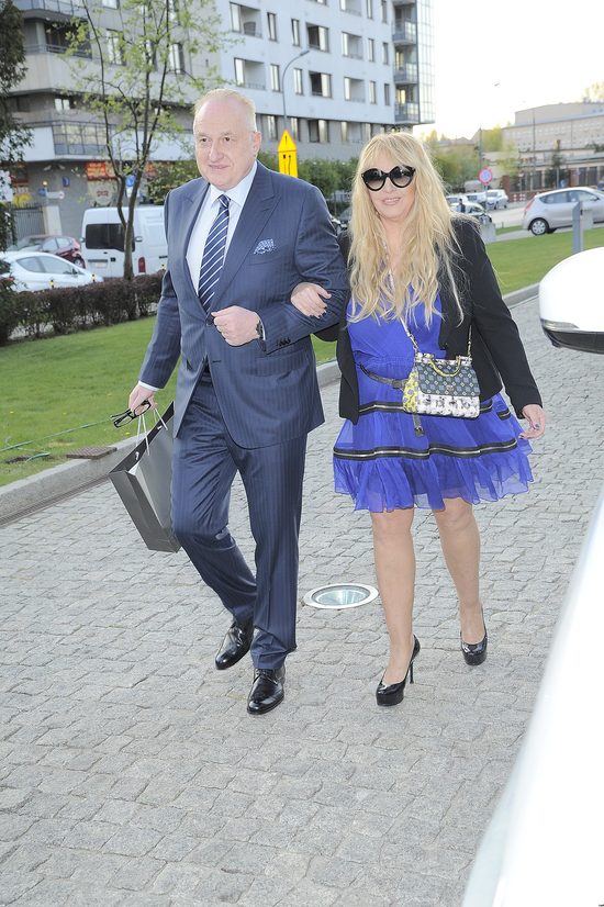 Prawie 70 lat i falbanki? (FOTO) Prawie 70 lat i falbanki? (FOTO)