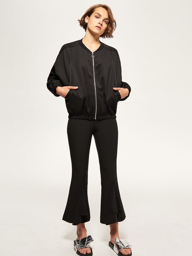 Marynarka to must-have w każdej szafie. Zobacz, które fasony są najmodniejsze! Marynarka to must-have w każdej szafie. Zobacz, które fasony są najmodniejsze!