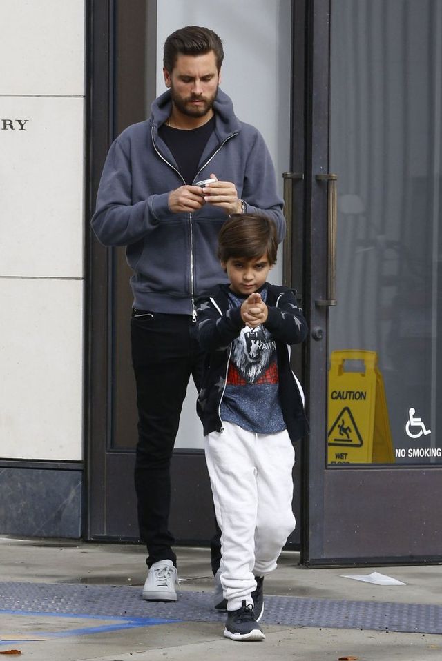 Czy Scott Disick nie powinien się zainteresować tym, co robi jego syn? (FOTO)