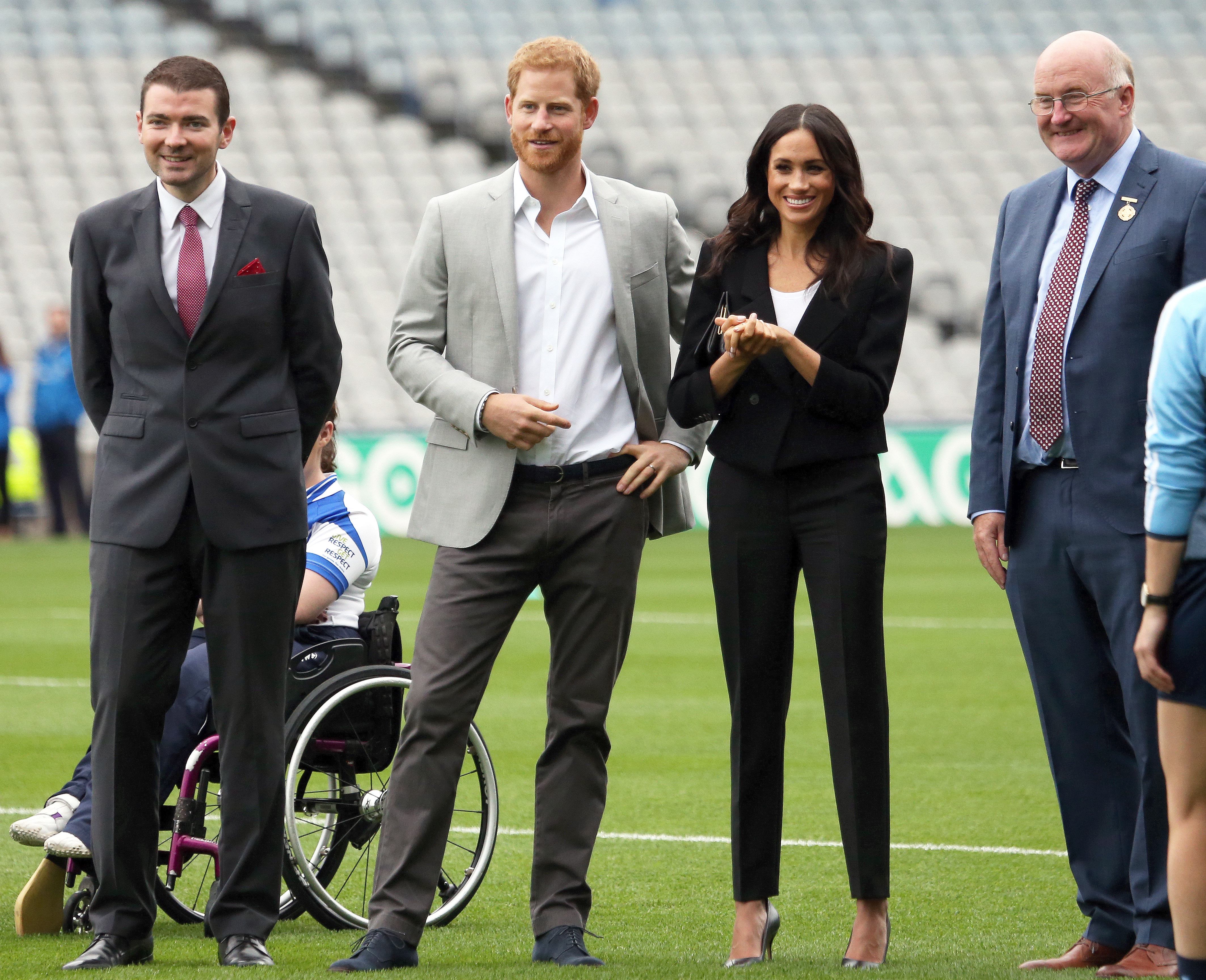 Królowa się wścieknie, gdy zobaczy co Meghan miała na sobie! (ZDJĘCIA) Królowa się wścieknie, gdy zobaczy co Meghan miała na sobie! (ZDJĘCIA)