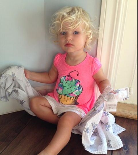 Poznajecie tą niebieskooką laleczkę? (FOTO)