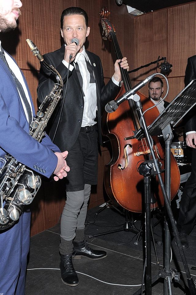 Facet w rajtuzach, czyli awangarda na polskich salonach FOTO