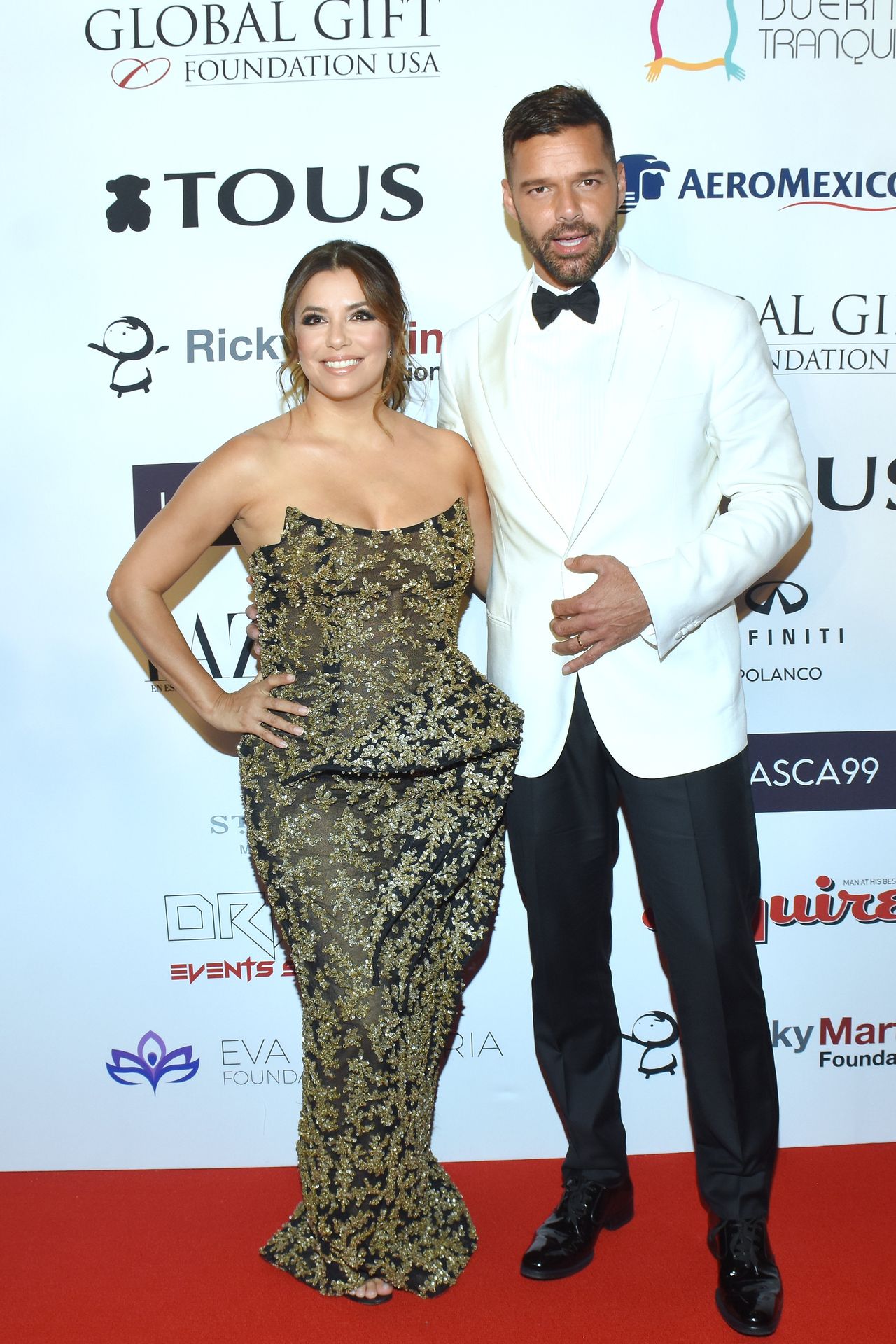 Gorzej nie mogła wybrać! Eva Longoria w FATALNEJ sukience (ZDJĘCIA)