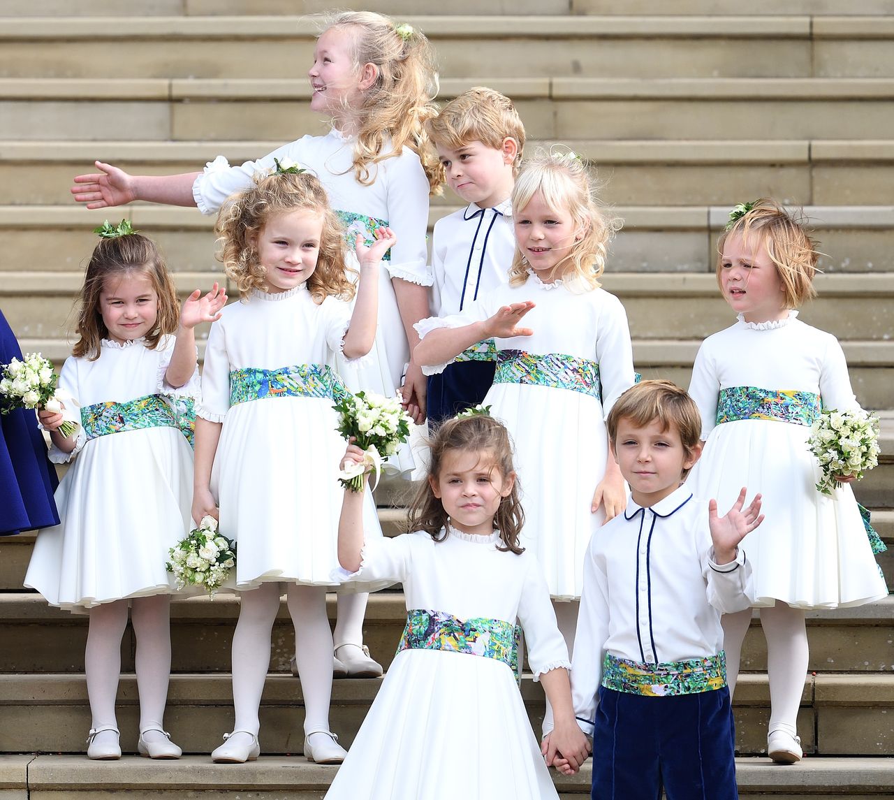 Mia Tindall bohaterką zdjęcia ślubnego księżniczki Eugenii - co trzyma w ręce?