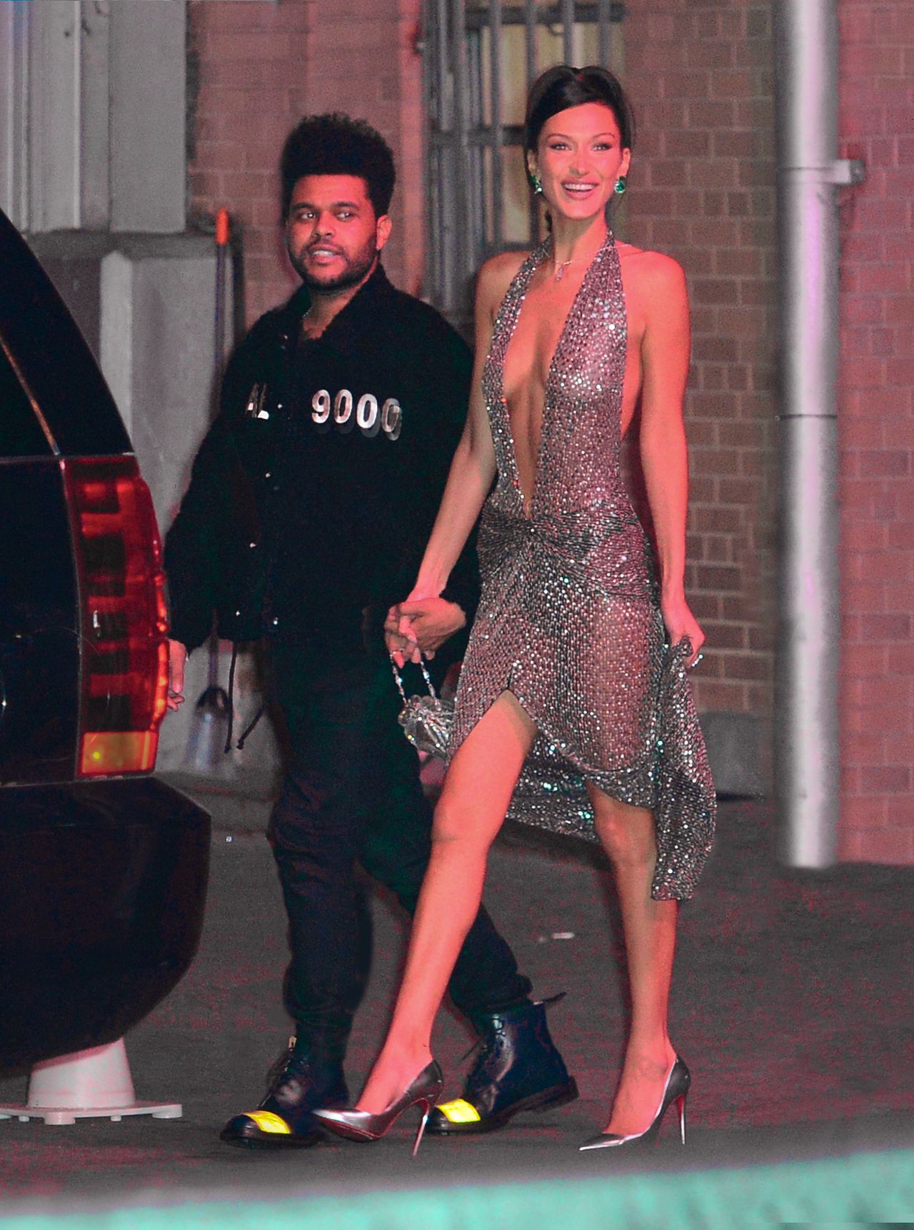 Bella Hadid na randce z The Weeknd bez biustonosza (ZDJĘCIA)