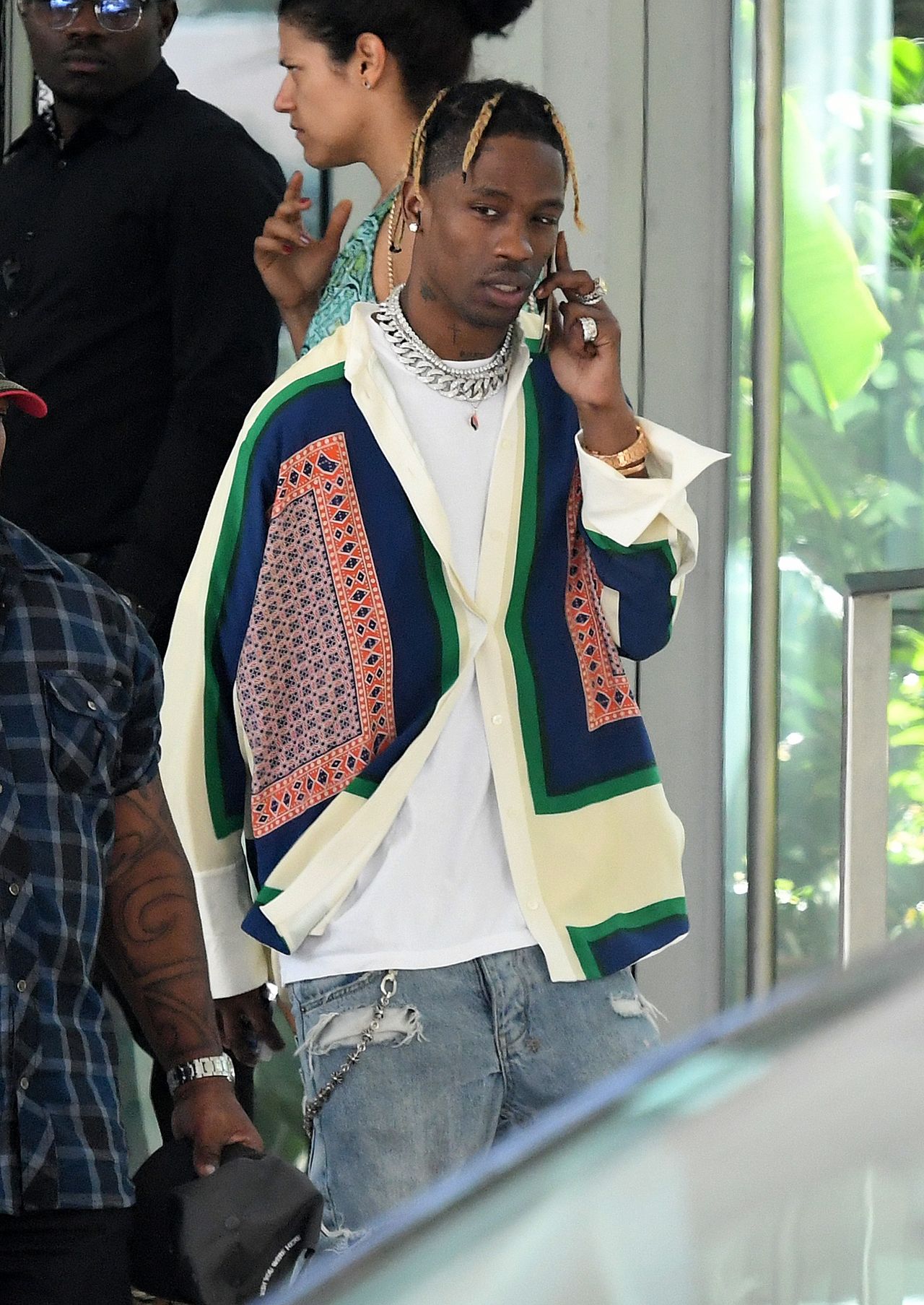 Na widok paparazzi Travis Scott ukrył to, co trzymał w rękach (ZDJECIA)