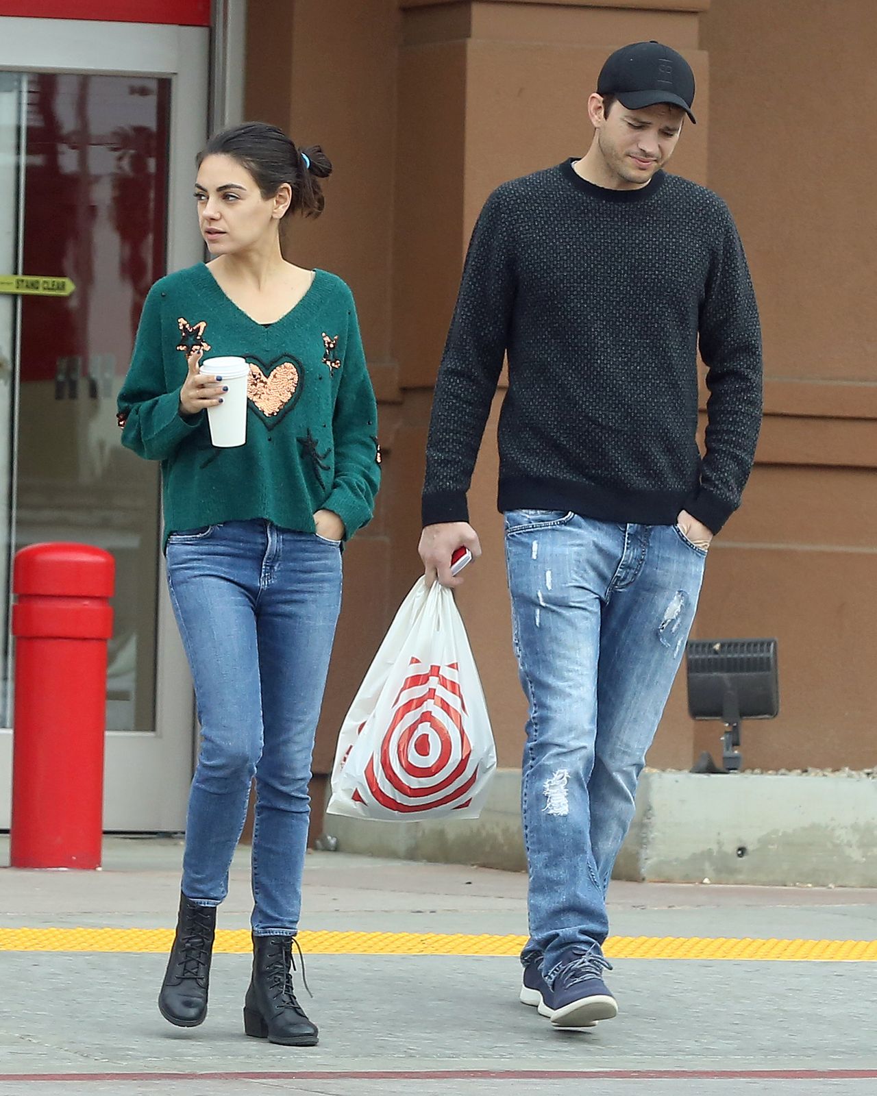 Mila Kunis chudnie, bo nie ma dla siebie czasu? (ZDJĘCIA)