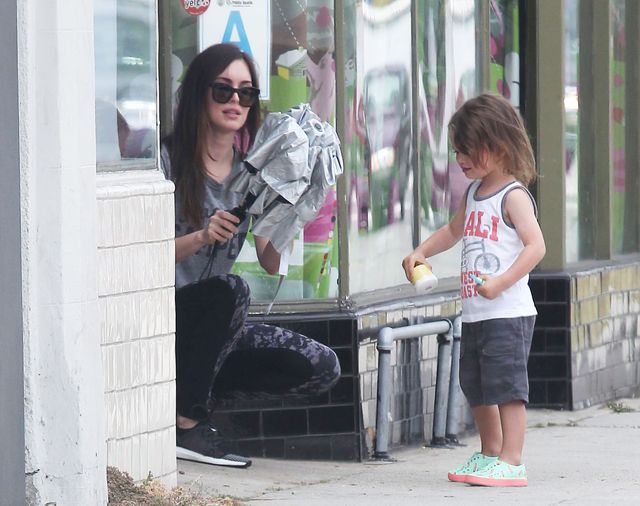 Niania nie odstępuje Megan Fox ani na krok? (FOTO)