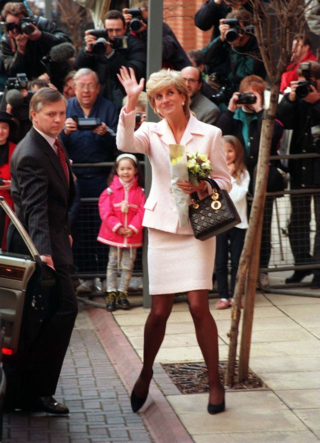 Duch księżnej Diany ostrzega Meghan Markle!