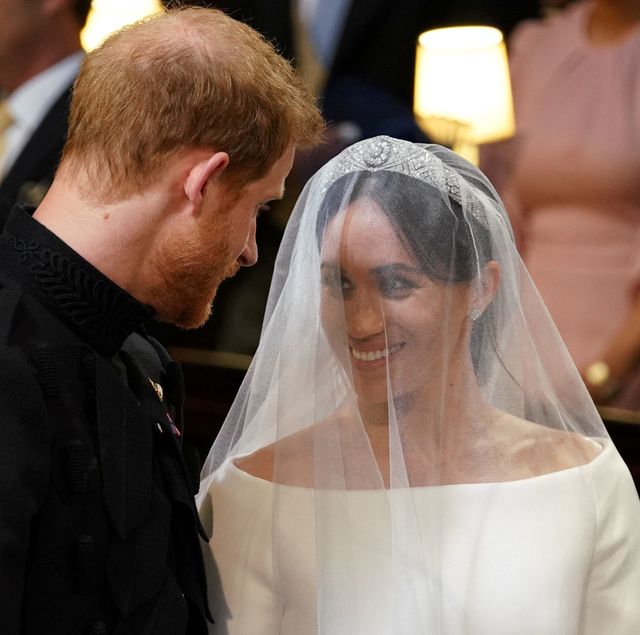 Meghan Markle w SUKNI ślubnej! Zachwyca! Meghan Markle w SUKNI ślubnej! Zachwyca!