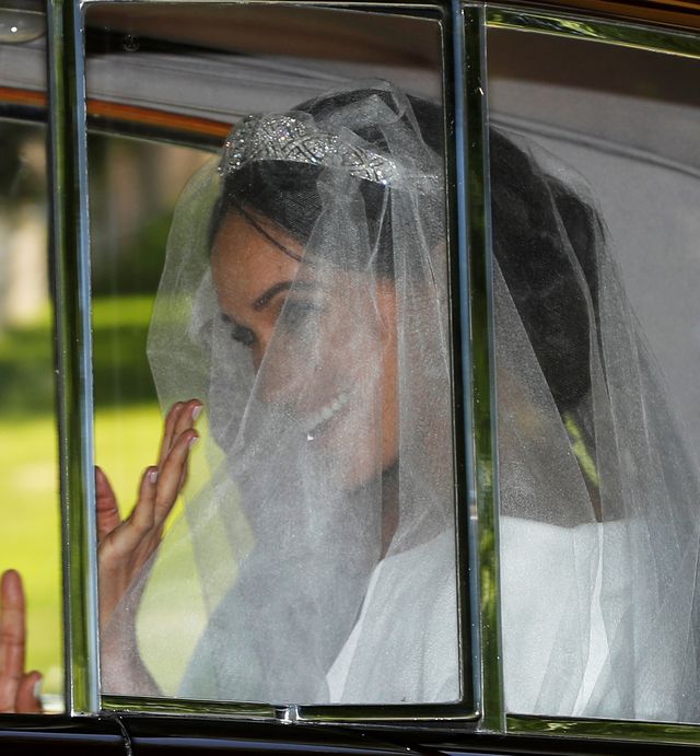 PIERWSZE zdjęcia Meghan Markle W WELONIE i tiarze - jaką suknię ślubną wybrała? PIERWSZE zdjęcia Meghan Markle W WELONIE i tiarze - jaką suknię ślubną wybrała?