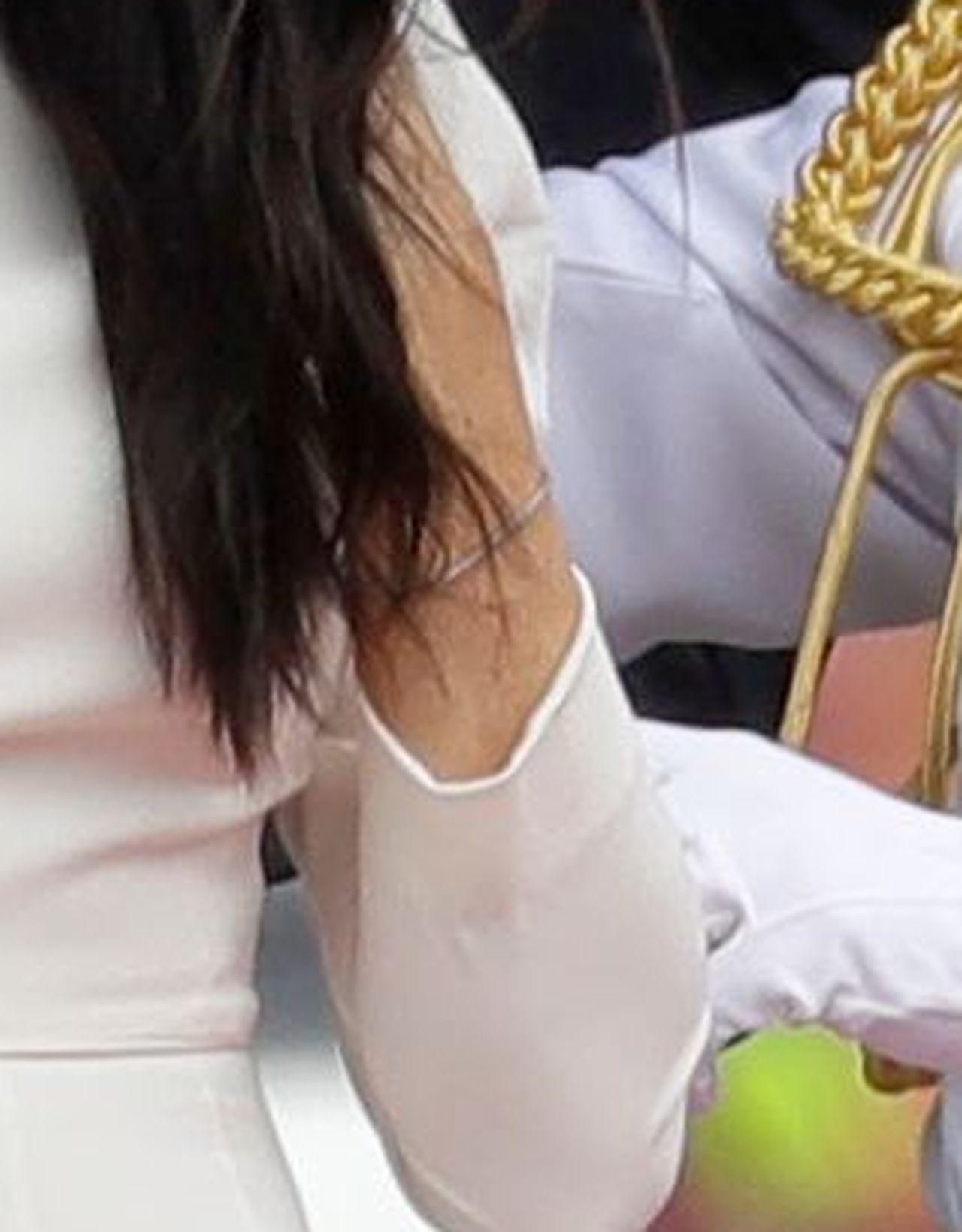 Wyszło na jaw, co Meghan Markle otrzymała w PREZENCIE ślubnym od księcia Karola Wyszło na jaw, co Meghan Markle otrzymała w PREZENCIE ślubnym od księcia Karola