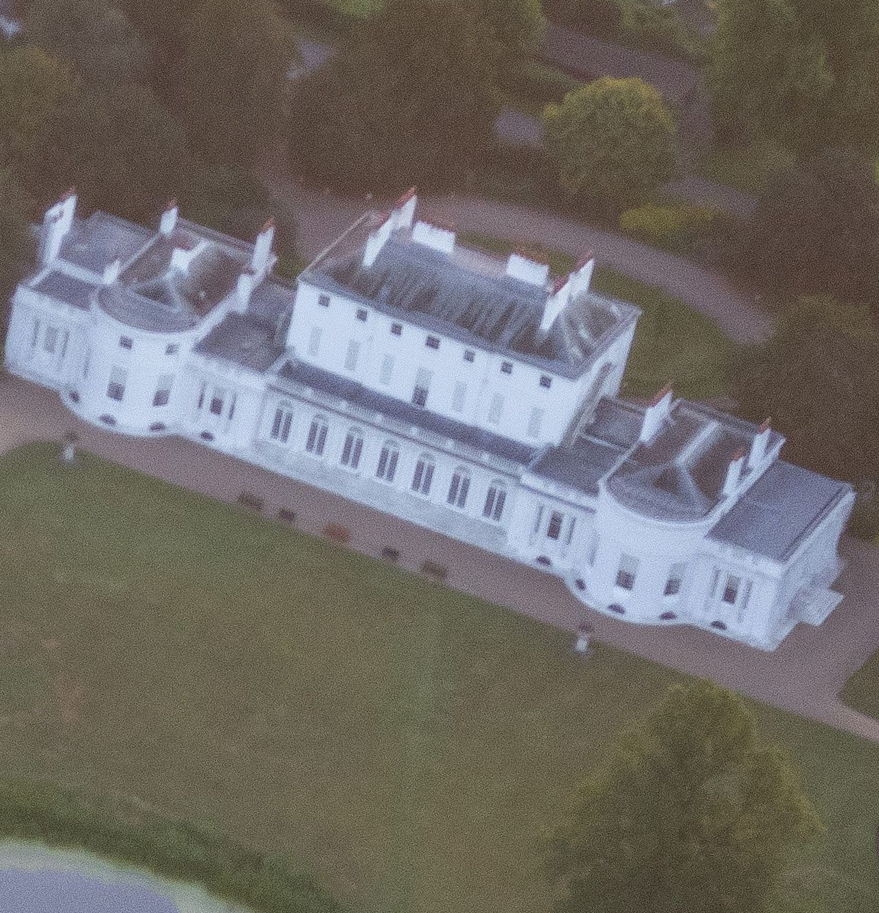 Znamy prawdziwy powód, dla którego Meghan i Harry opuszczają pałac Kensington