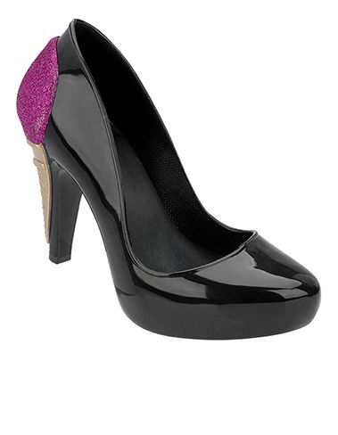 Czyje to buty? (FOTO)