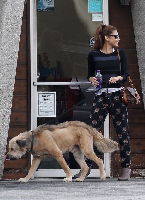Eva Mendes z psem Ryana Goslinga