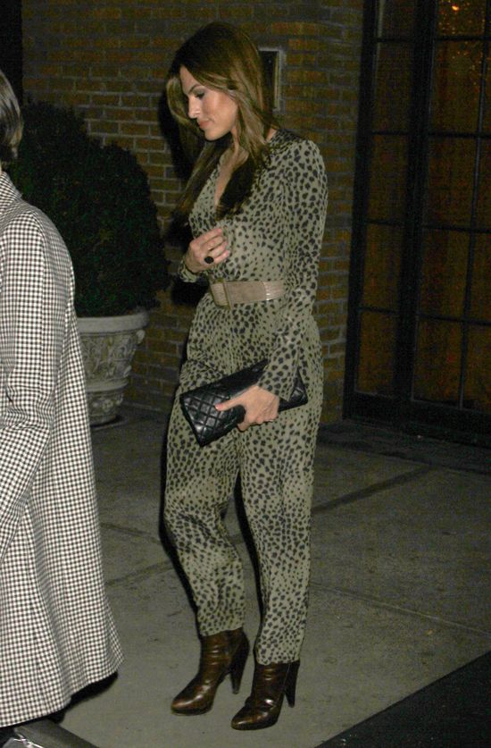 Eva Mendes: jeden dzień, trzy kreacje (FOTO) Eva Mendes: jeden dzień, trzy kreacje (FOTO)