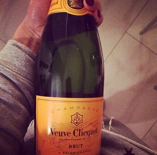 Czy Jessikę Mercedes boli dzisiaj głowa? (FOTO)