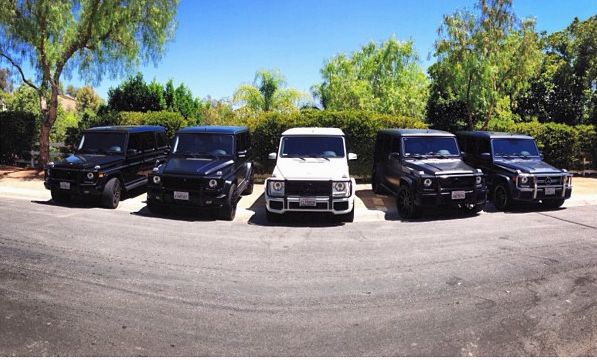 Kolekcja Mercedesów Kardashianek i Jennerek (FOTO)