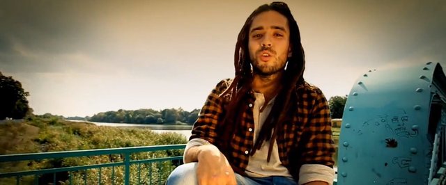 Kamil Bednarek i Mesajah w kawałku Szukając szczęścia [VIDEO