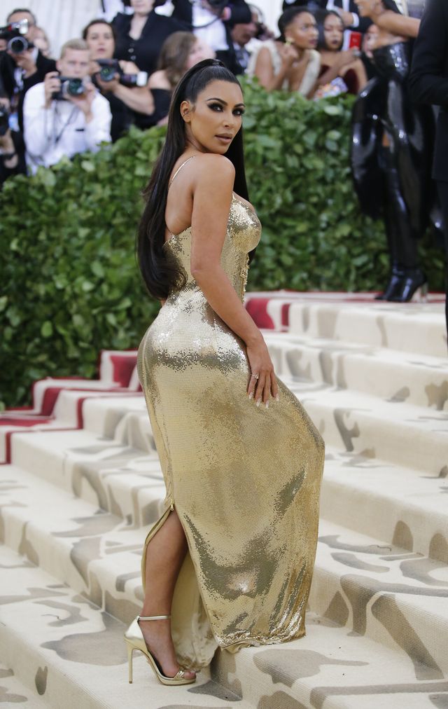 ZJAWISKOWE kreacje na MET Gali 2018: Kardashianki, Rihanna jak papież...